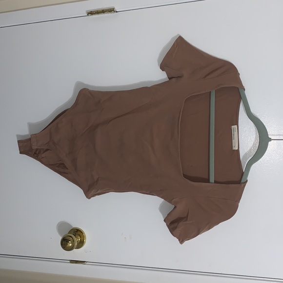 Oak and Fort Short Sleeve Bodysuit in Light Brown - Picture 2 of 2